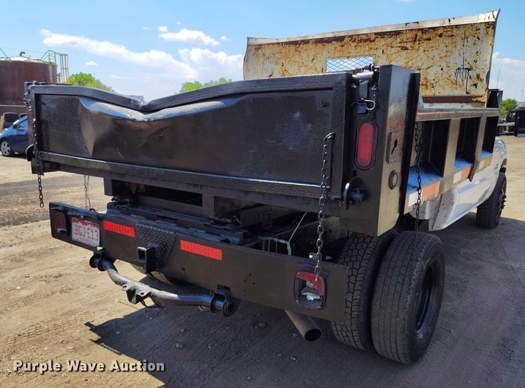 image for item IP9661 2002 Chevrolet Silverado 3500 Crew Cab dump bed pickup truck