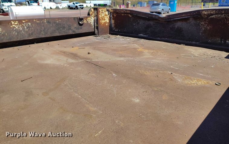 image for item IP9661 2002 Chevrolet Silverado 3500 Crew Cab dump bed pickup truck