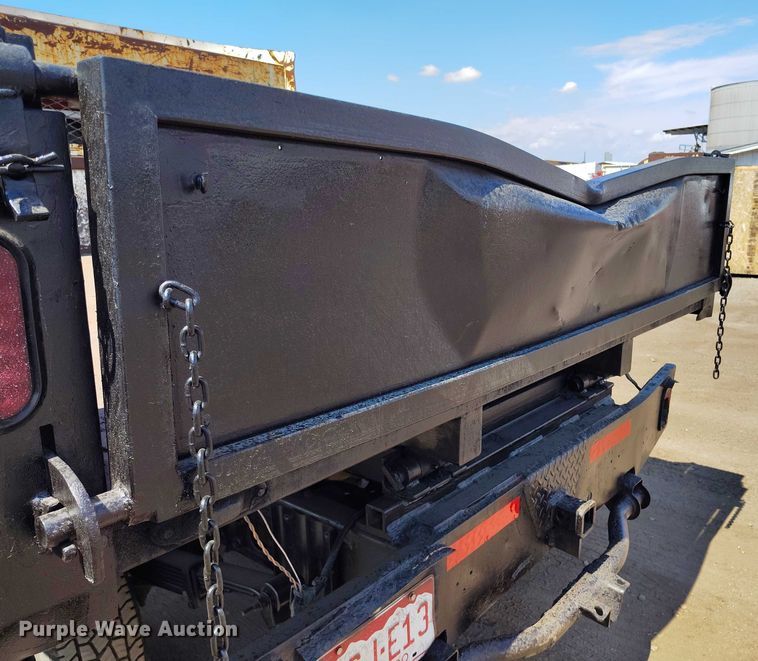 image for item IP9661 2002 Chevrolet Silverado 3500 Crew Cab dump bed pickup truck