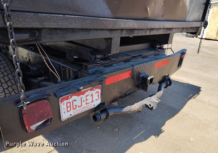 image for item IP9661 2002 Chevrolet Silverado 3500 Crew Cab dump bed pickup truck