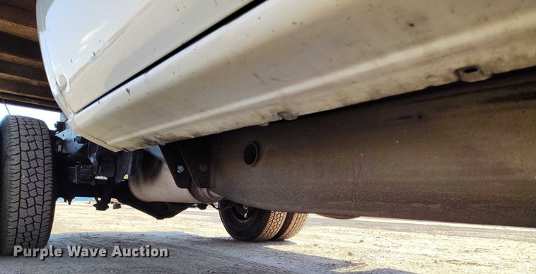 image for item IP9661 2002 Chevrolet Silverado 3500 Crew Cab dump bed pickup truck