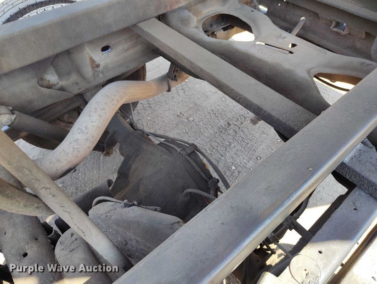 image for item IP9661 2002 Chevrolet Silverado 3500 Crew Cab dump bed pickup truck