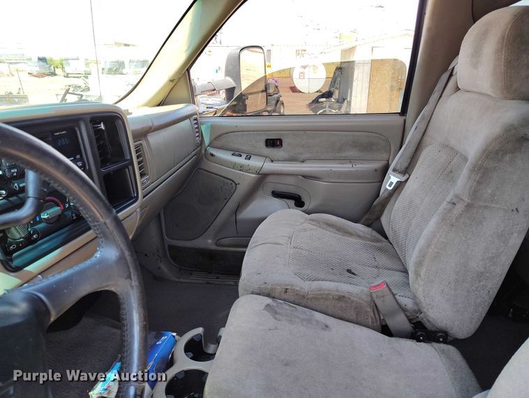 image for item IP9661 2002 Chevrolet Silverado 3500 Crew Cab dump bed pickup truck