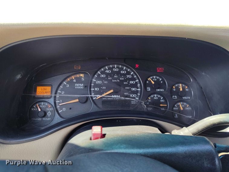 image for item IP9661 2002 Chevrolet Silverado 3500 Crew Cab dump bed pickup truck