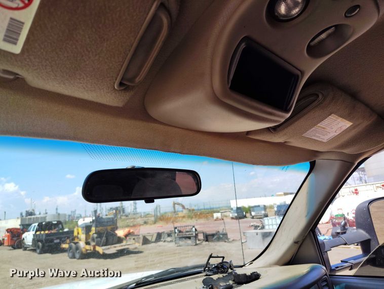 image for item IP9661 2002 Chevrolet Silverado 3500 Crew Cab dump bed pickup truck