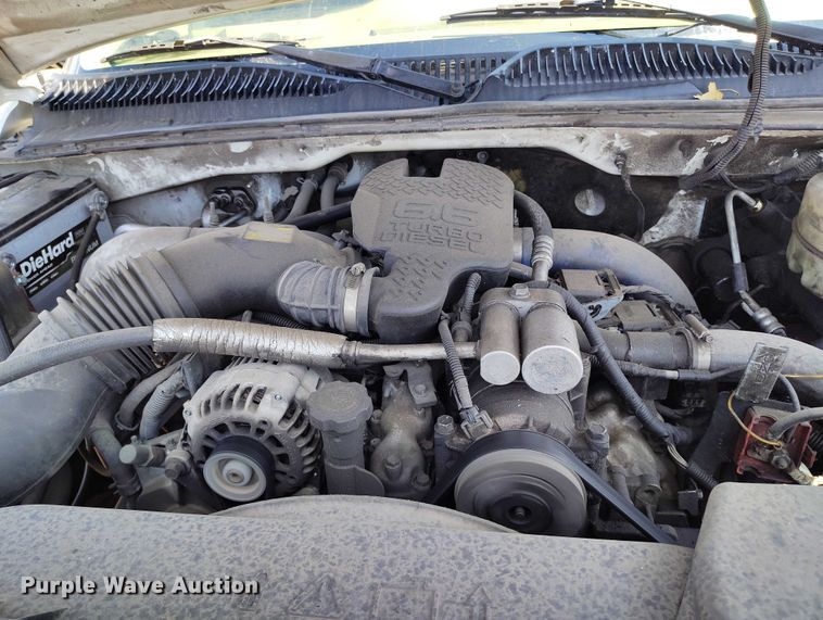 image for item IP9661 2002 Chevrolet Silverado 3500 Crew Cab dump bed pickup truck