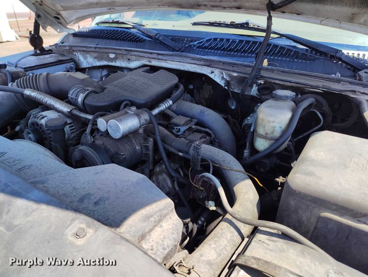 image for item IP9661 2002 Chevrolet Silverado 3500 Crew Cab dump bed pickup truck