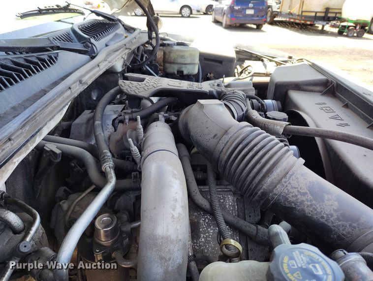 image for item IP9661 2002 Chevrolet Silverado 3500 Crew Cab dump bed pickup truck