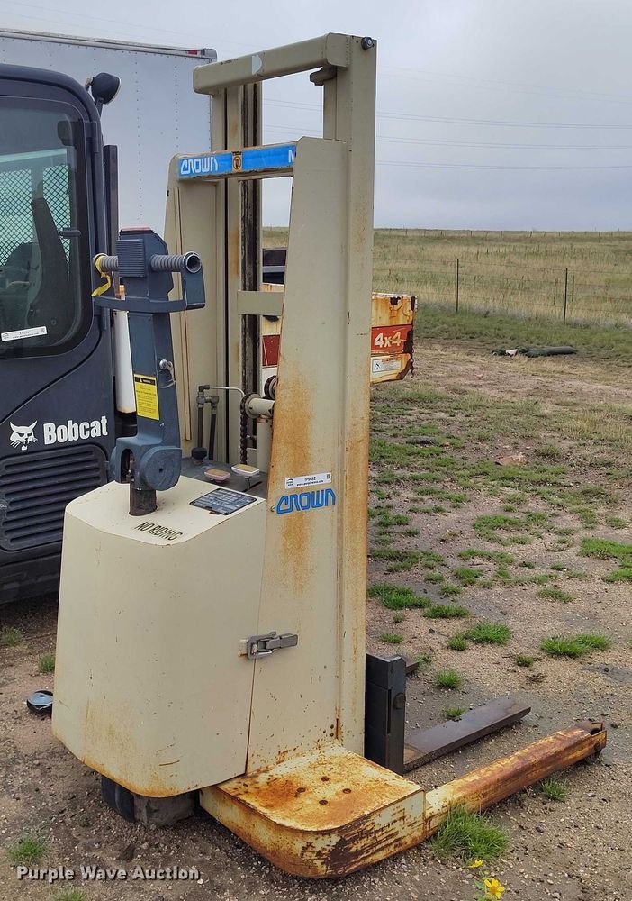 image for item IP9682 Crown 15MT order picker