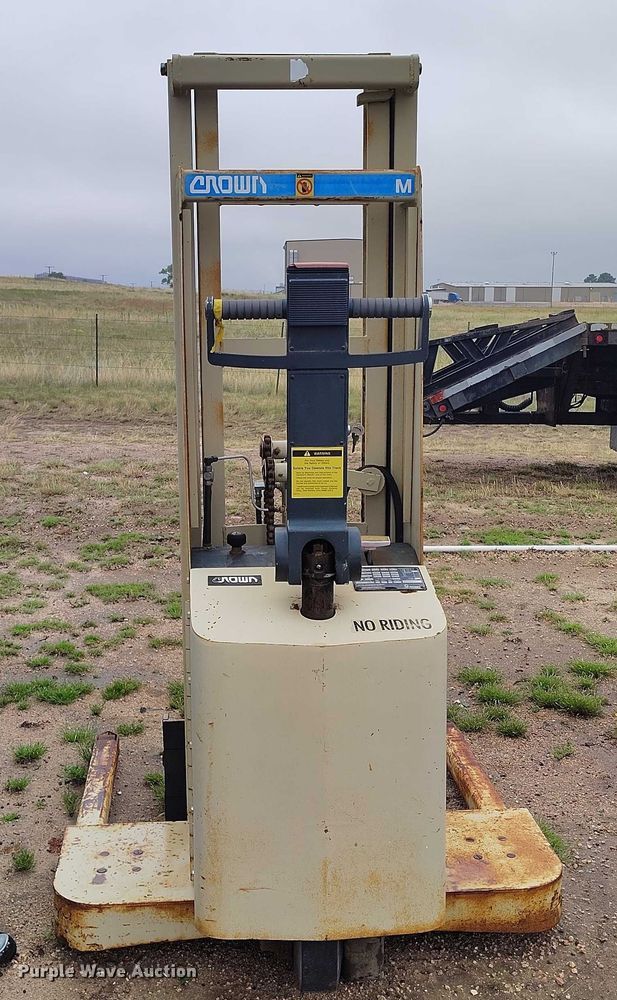 image for item IP9682 Crown 15MT order picker