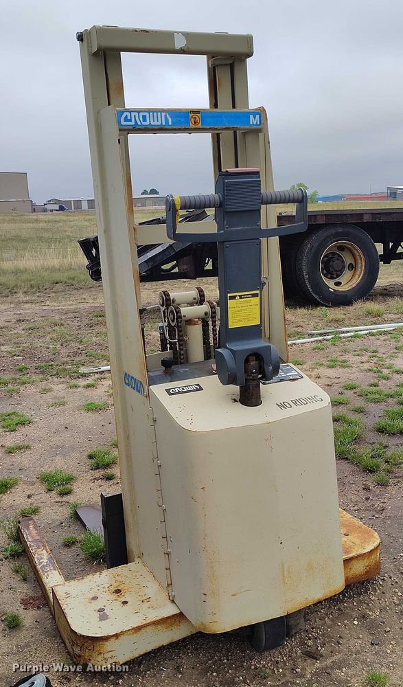 image for item IP9682 Crown 15MT order picker