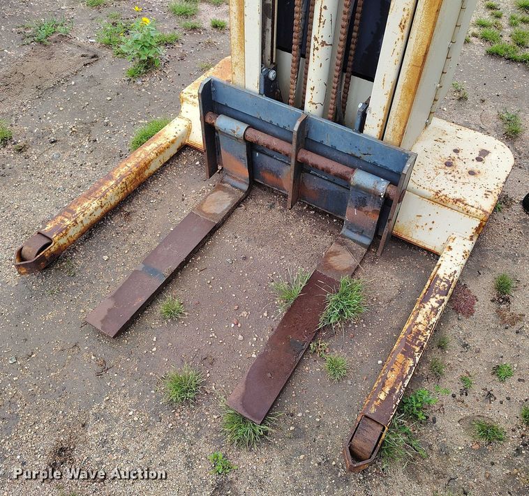 image for item IP9682 Crown 15MT order picker