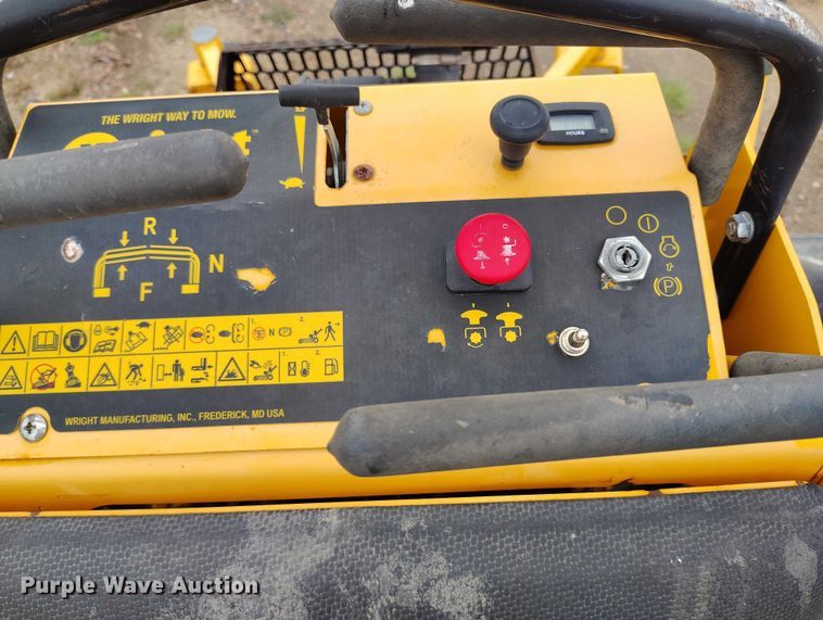 image for item IP9688 (2) 2018 Wright WSTX52SFX730E2A ZTR lawn mowers