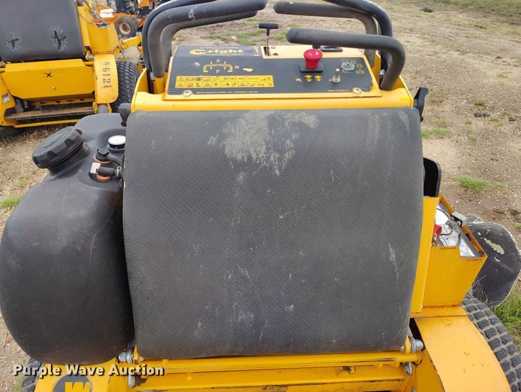 image for item IP9688 (2) 2018 Wright WSTX52SFX730E2A ZTR lawn mowers