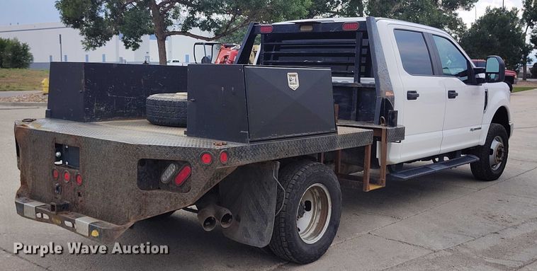 image for item IP9690 2017 Ford F350 Super Duty XL Crew Cab flatbed truck