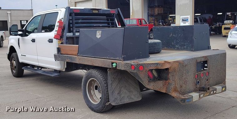 image for item IP9690 2017 Ford F350 Super Duty XL Crew Cab flatbed truck