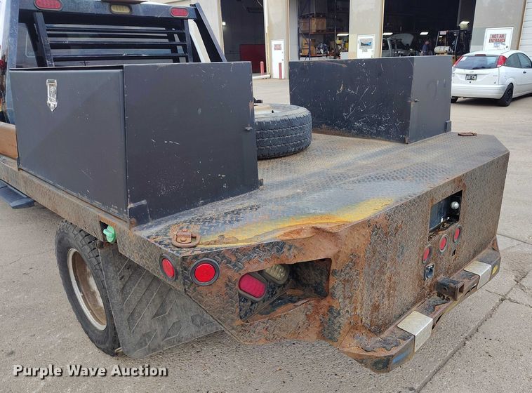 image for item IP9690 2017 Ford F350 Super Duty XL Crew Cab flatbed truck