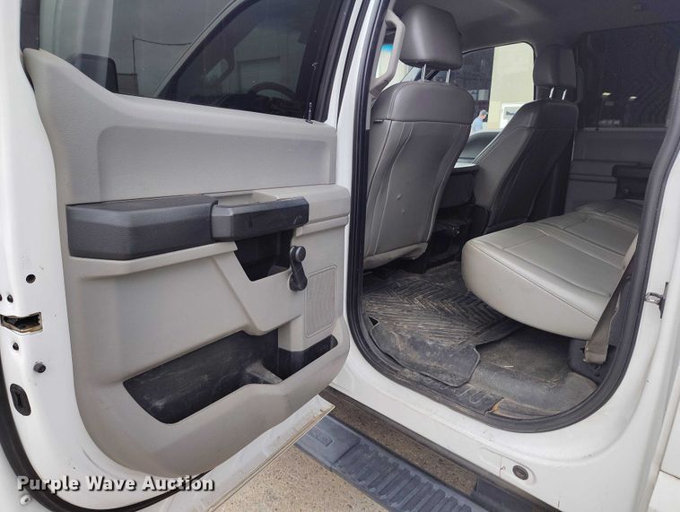 image for item IP9690 2017 Ford F350 Super Duty XL Crew Cab flatbed truck