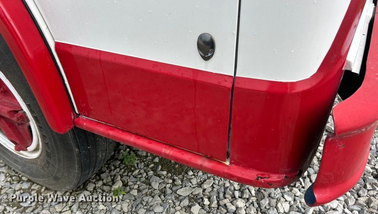 image for item NJ9587 1982 Ford C700 flatbed truck