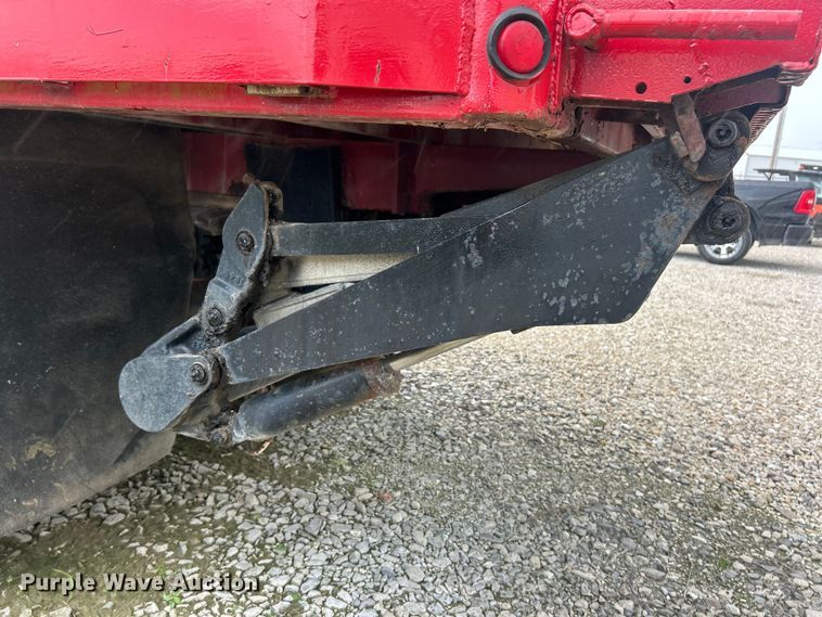 image for item NJ9587 1982 Ford C700 flatbed truck