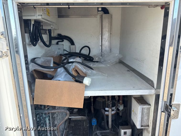 image for item NU9555 2018 Ford E450 Super Duty refrigerated delivery van