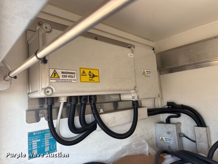 image for item NU9555 2018 Ford E450 Super Duty refrigerated delivery van