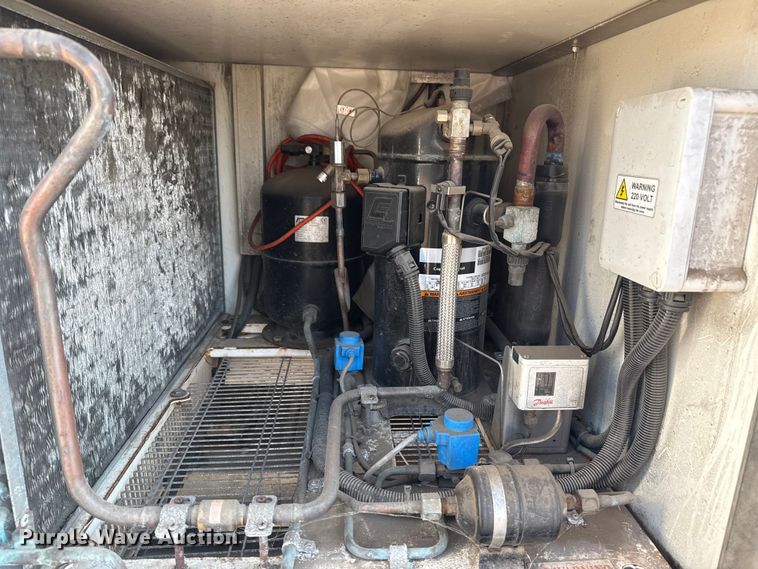 image for item NU9555 2018 Ford E450 Super Duty refrigerated delivery van