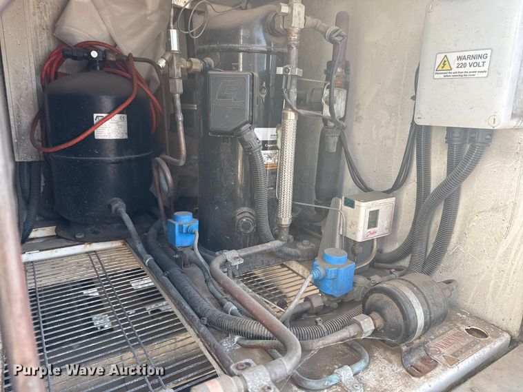 image for item NU9555 2018 Ford E450 Super Duty refrigerated delivery van