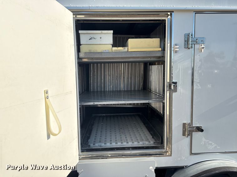 image for item NU9555 2018 Ford E450 Super Duty refrigerated delivery van