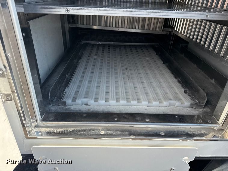 image for item NU9555 2018 Ford E450 Super Duty refrigerated delivery van