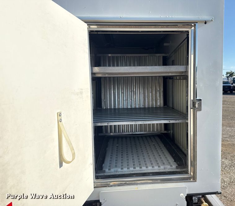 image for item NU9555 2018 Ford E450 Super Duty refrigerated delivery van