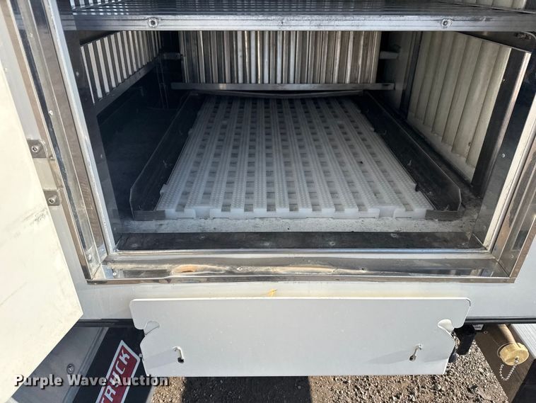 image for item NU9555 2018 Ford E450 Super Duty refrigerated delivery van