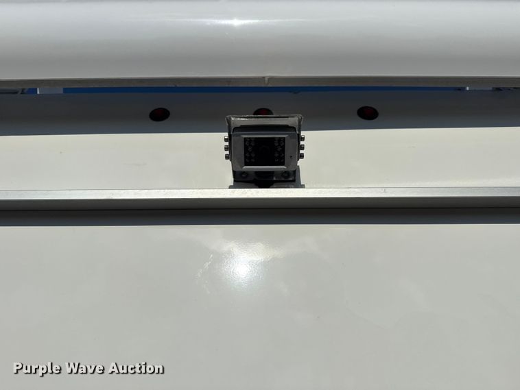 image for item NU9555 2018 Ford E450 Super Duty refrigerated delivery van