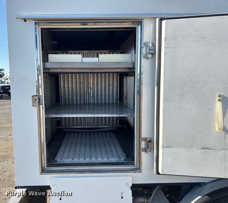 image for item NU9555 2018 Ford E450 Super Duty refrigerated delivery van