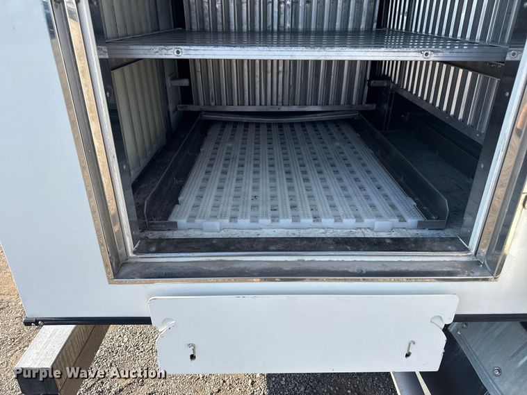 image for item NU9555 2018 Ford E450 Super Duty refrigerated delivery van