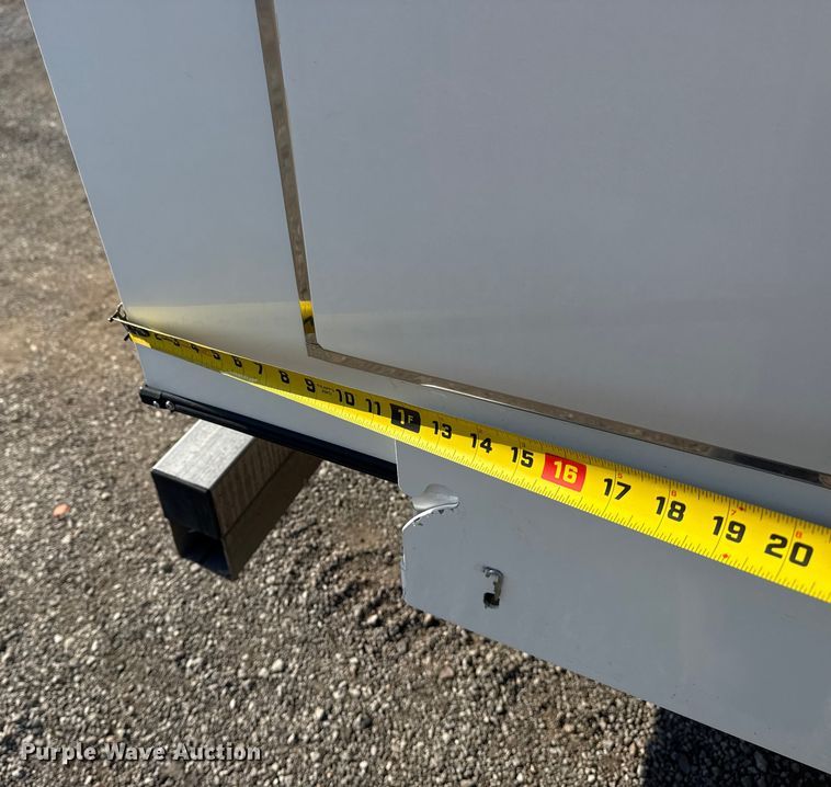 image for item NU9555 2018 Ford E450 Super Duty refrigerated delivery van