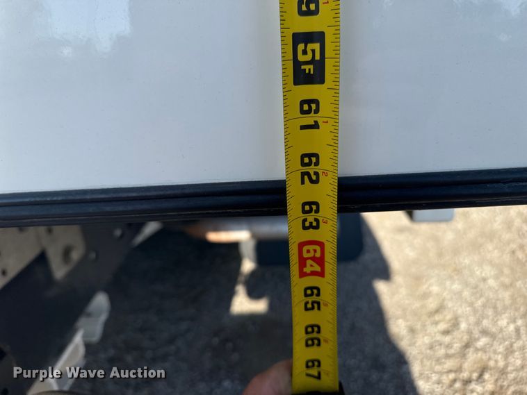 image for item NU9555 2018 Ford E450 Super Duty refrigerated delivery van