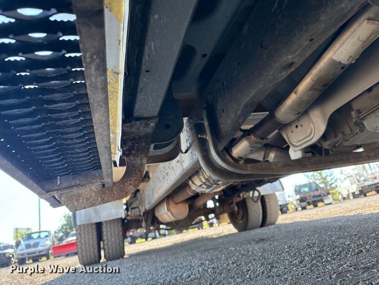 image for item NU9555 2018 Ford E450 Super Duty refrigerated delivery van