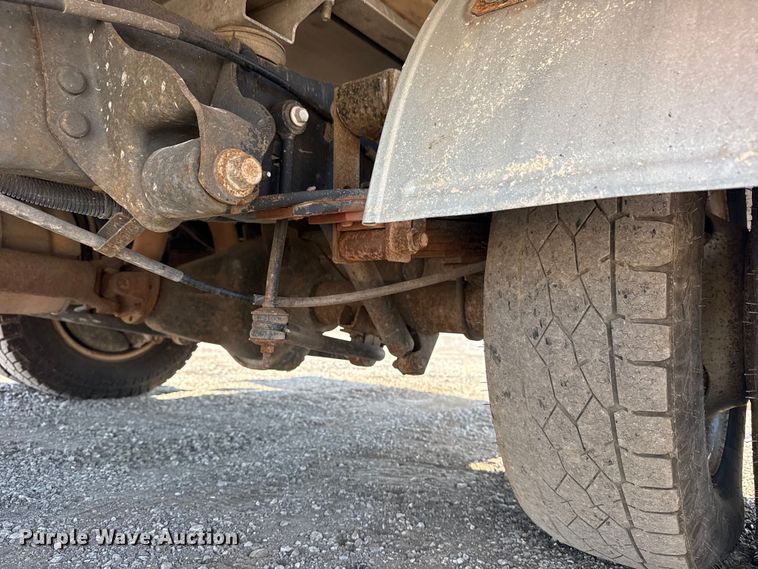 image for item NU9555 2018 Ford E450 Super Duty refrigerated delivery van