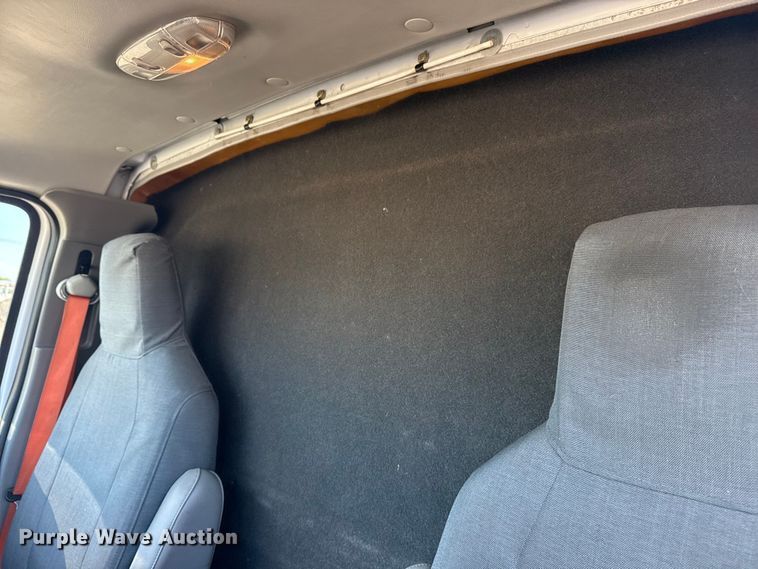 image for item NU9555 2018 Ford E450 Super Duty refrigerated delivery van