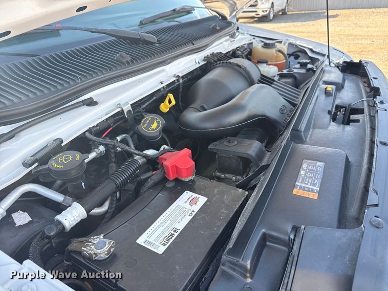 image for item NU9555 2018 Ford E450 Super Duty refrigerated delivery van