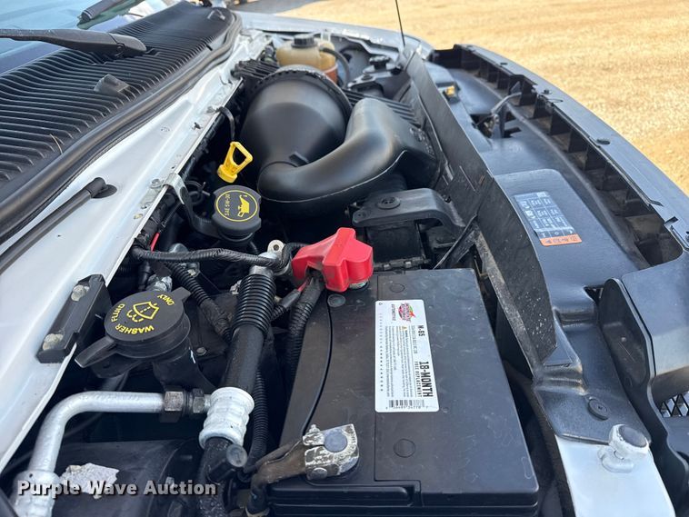 image for item NU9555 2018 Ford E450 Super Duty refrigerated delivery van