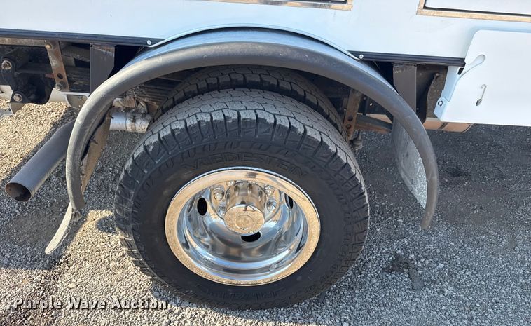 image for item NU9555 2018 Ford E450 Super Duty refrigerated delivery van