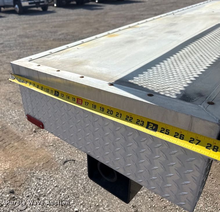 image for item NU9557 2001 Ford F650 Super Duty box truck