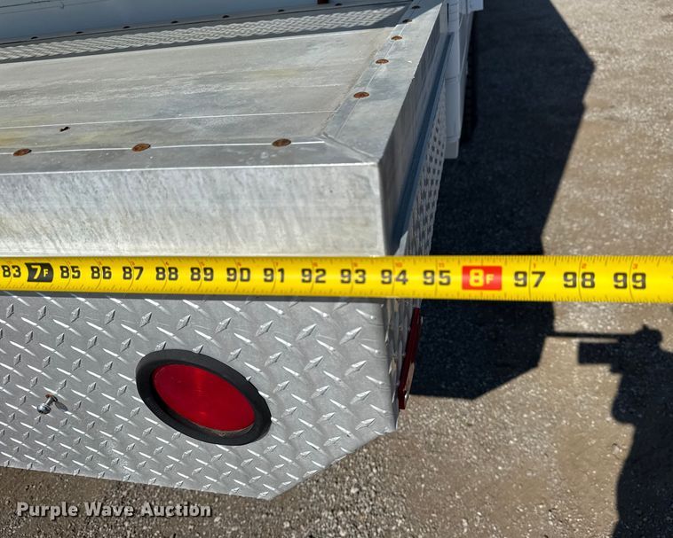 image for item NU9557 2001 Ford F650 Super Duty box truck