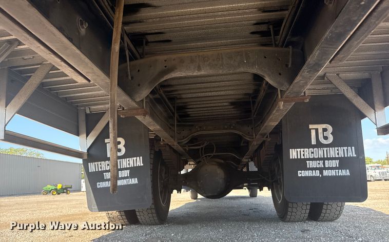 image for item NU9557 2001 Ford F650 Super Duty box truck