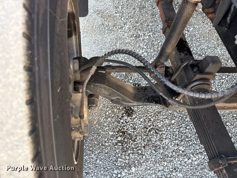 image for item NU9557 2001 Ford F650 Super Duty box truck