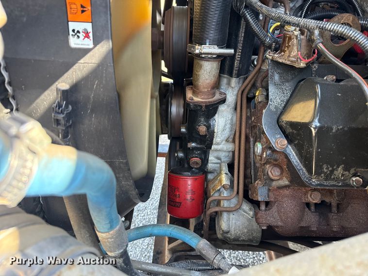 image for item NU9557 2001 Ford F650 Super Duty box truck