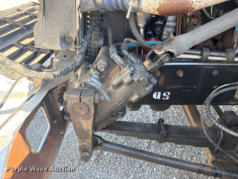 image for item NU9557 2001 Ford F650 Super Duty box truck