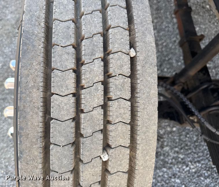 image for item NU9557 2001 Ford F650 Super Duty box truck